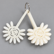 Berkeley PD111 natural flower color swatch display with metal ring — AI-assisted photo edit
