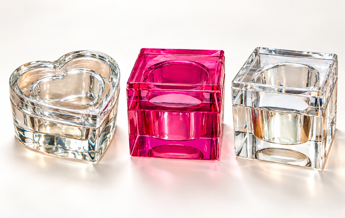 Acrylic liquid and powder dishes: clear heart, pink square and clear square. One dish with matching lid per selected style.